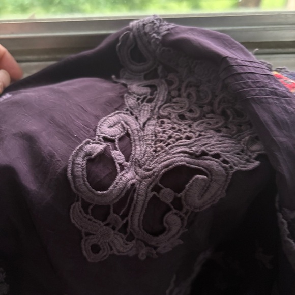 JOHNNY WAS dark purple embroidered eyelet tunic top Small boho summer flowy‎ - Picture 4 of 6